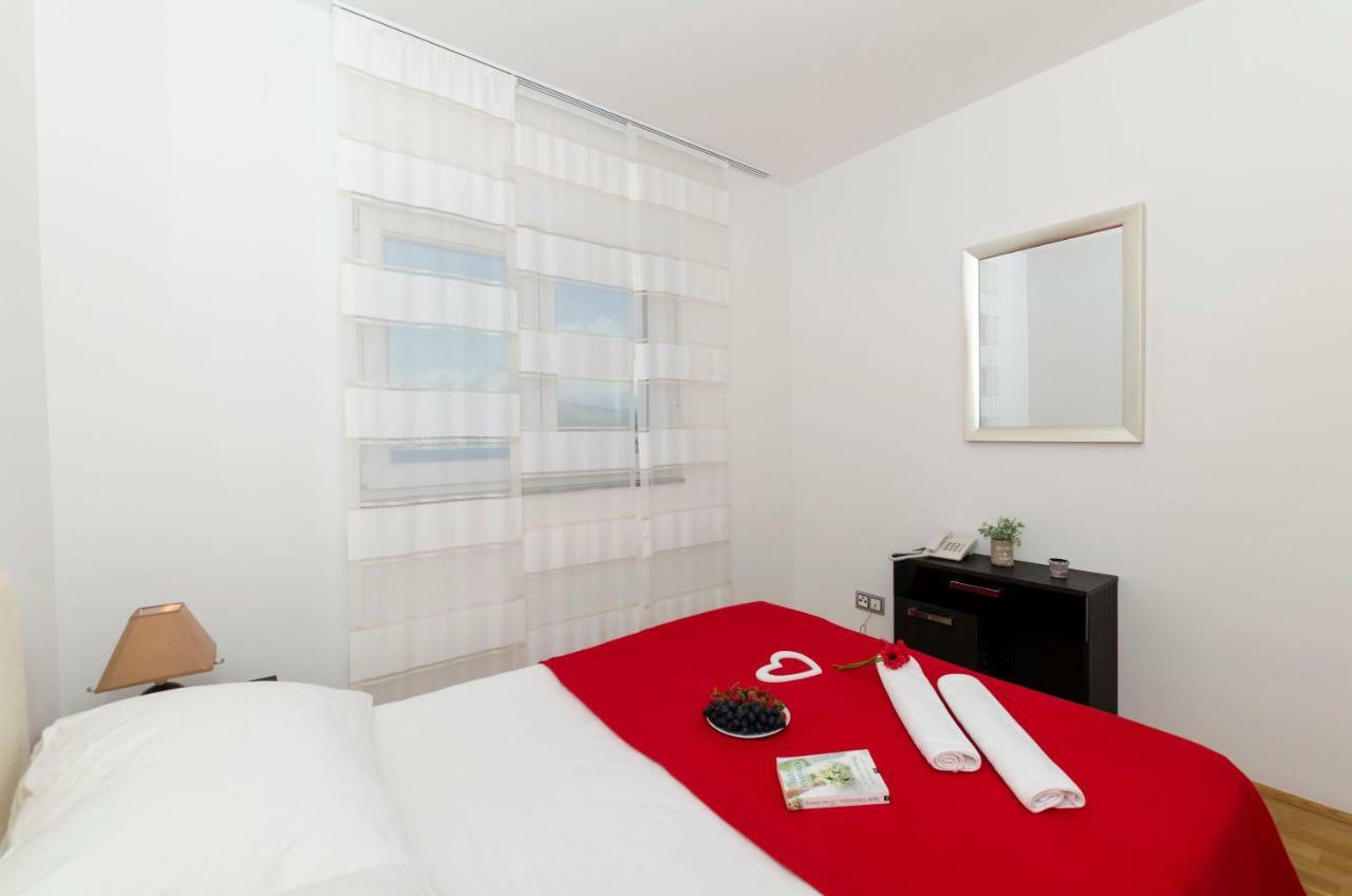 Apartments Maja Donji Okrug  Room photo